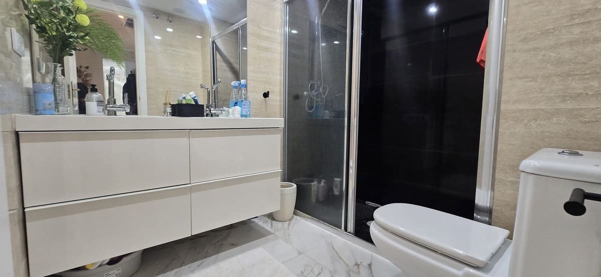 2 soverom Leilighet til leie i Nueva Andalucia med svømmebasseng garasje - € 2 400 (Ref: 9536934)
