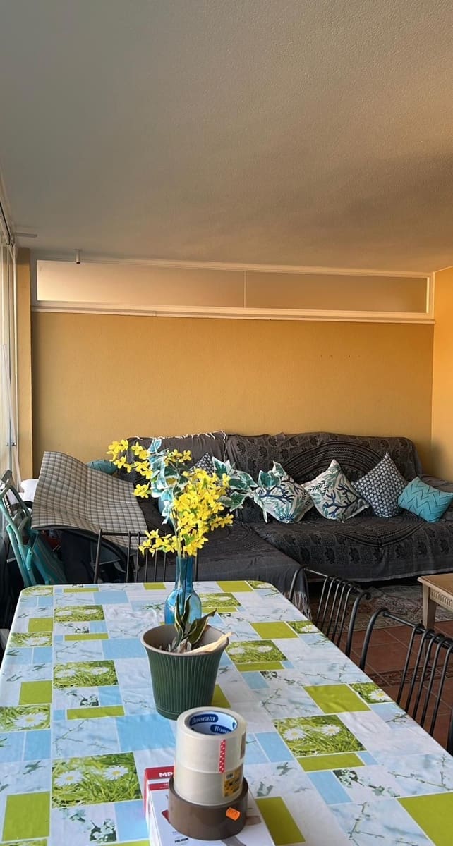 2 soverom Leilighet til leie i Nueva Andalucia med svømmebasseng garasje - € 2 400 (Ref: 9536934)