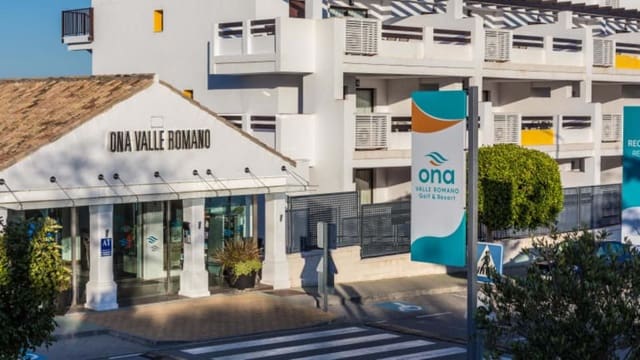 2 chambre Appartement à vendre à Estepona avec piscine garage - 154 000 € (Ref: 9537844)