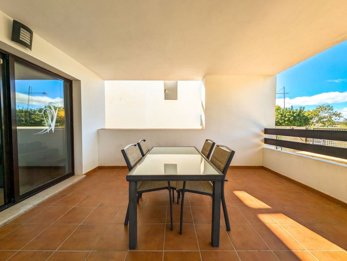 2 bedroom Apartment for sale in Estepona with pool garage - € 145,000 (Ref: 9537844)