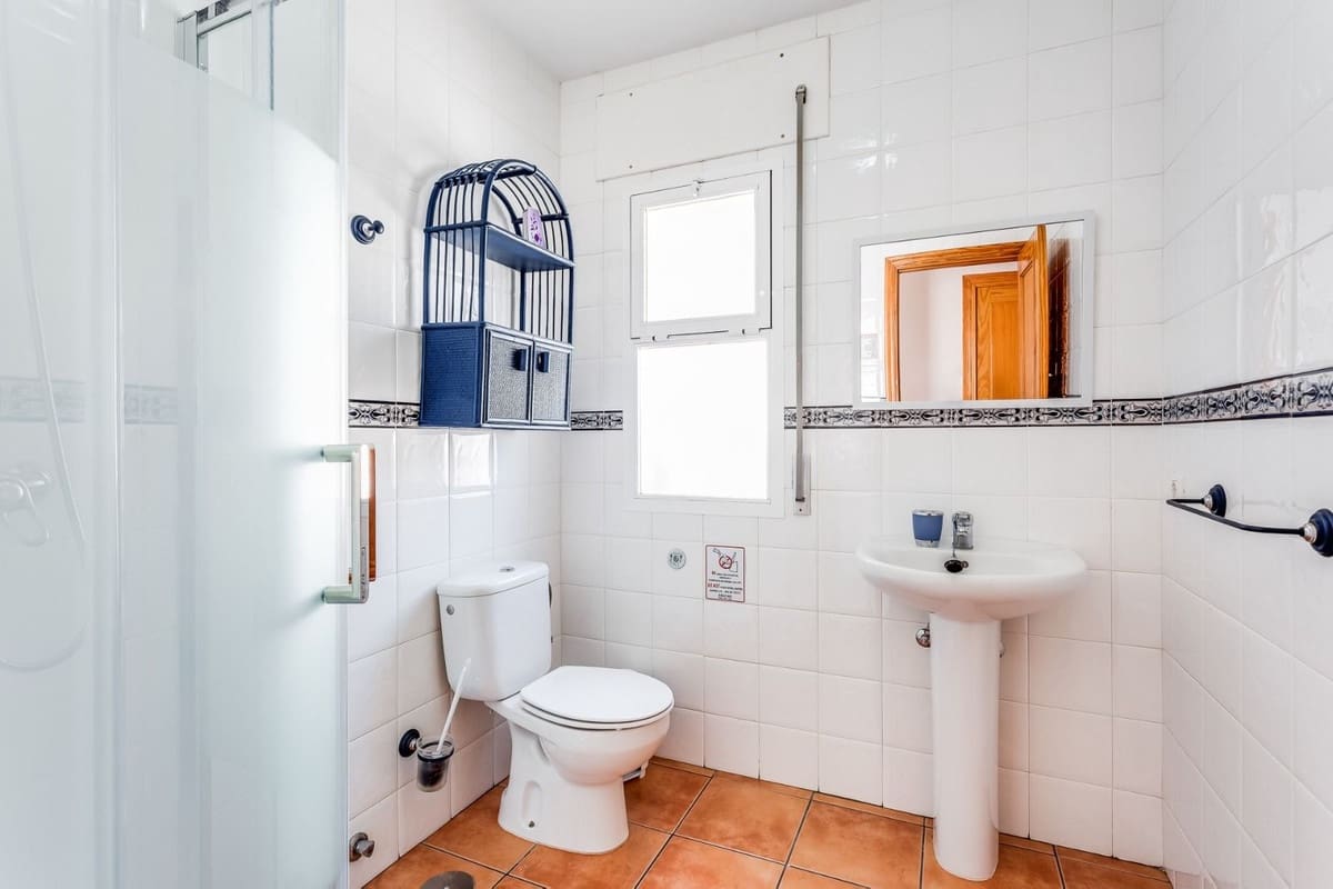 6 Zimmer Villa zu verkaufen in Estepona mit Pool Garage - 990.000 € (Ref: 9585207)