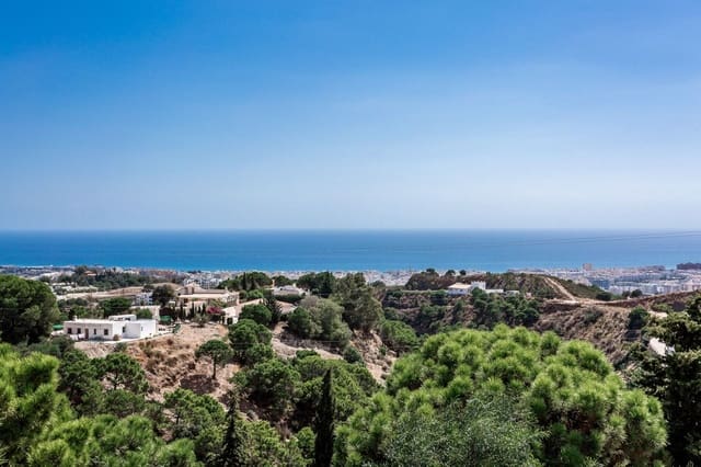 6 sovrum Villa till salu i Estepona med pool garage - 1 090 000 € (Ref: 9585207)
