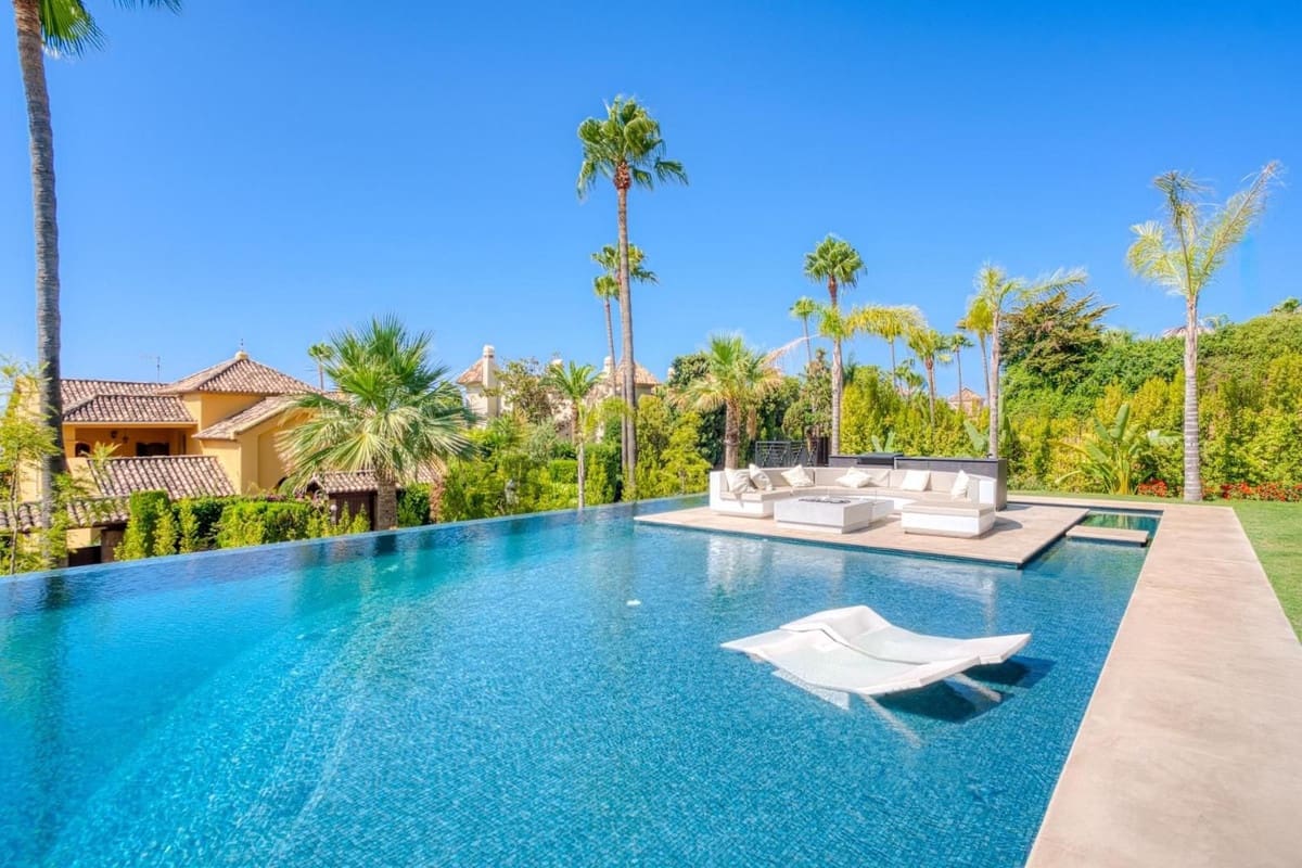 7 quarto Moradia para venda em Golden Mile com piscina garagem - 20 000 000 € (Ref: 9603248)