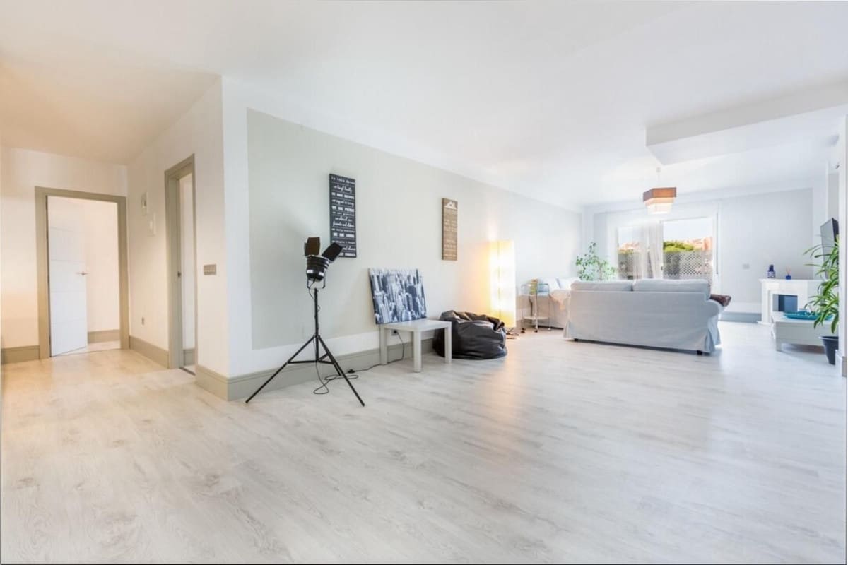 2 soveværelse Lejlighed til salg i Nueva Andalucia med swimmingpool garage - € 585.000 (Ref: 9609608)