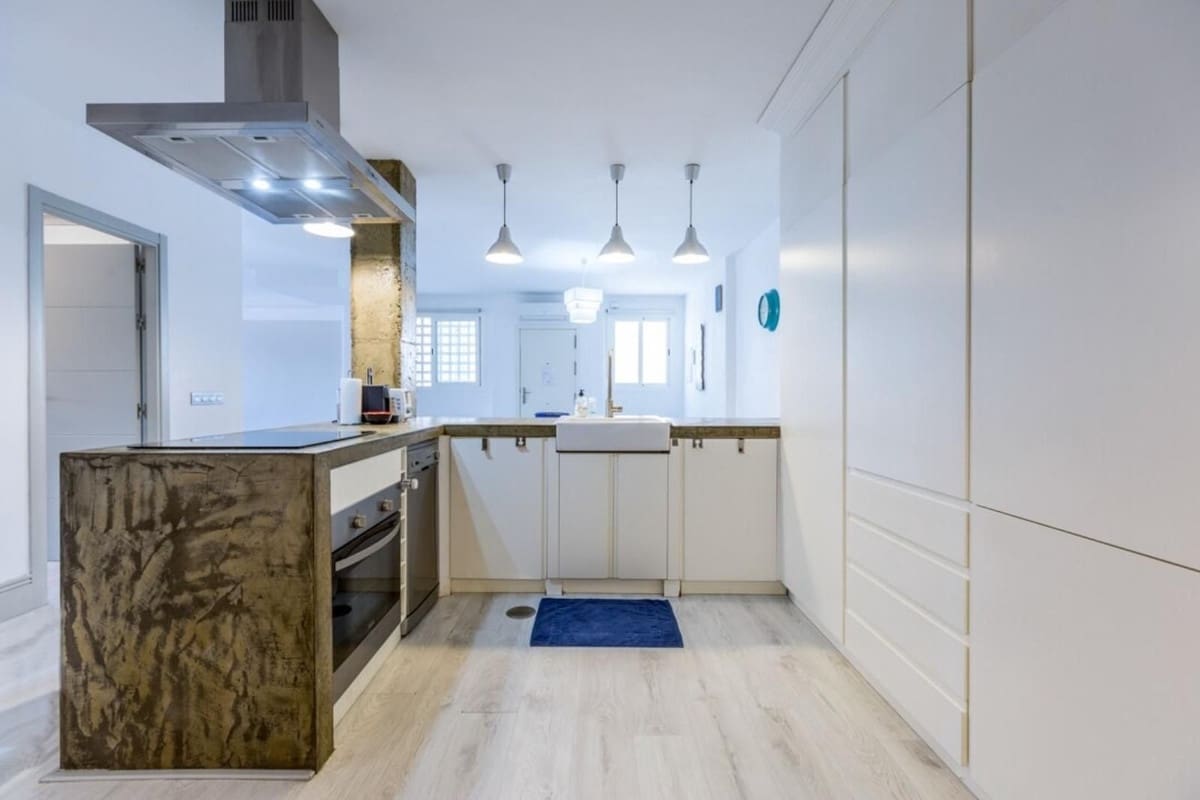 2 sypialnia Apartament na sprzedaż w Nueva Andalucia z basenem garażem - 585 000 € (Ref: 9609608)