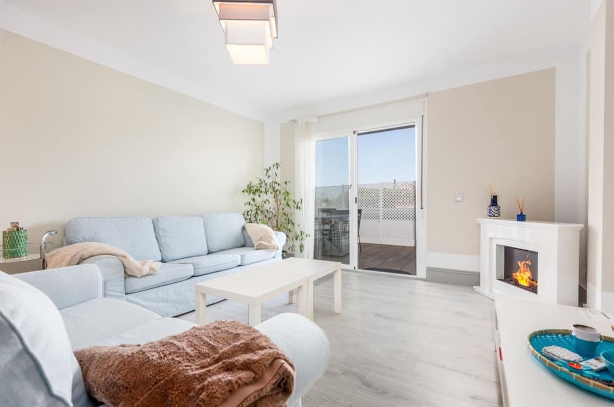 Apartamento de 2 habitaciones en Nueva Andalucia en venta con piscina garaje - 585.000 € (Ref: 9609608)