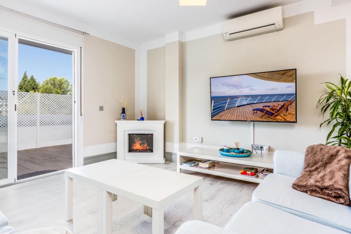 Apartamento de 2 habitaciones en Nueva Andalucia en venta con piscina garaje - 585.000 € (Ref: 9609608)