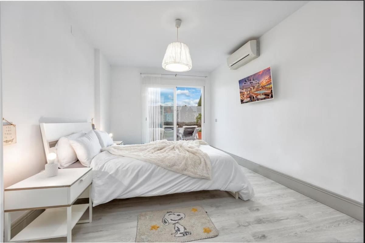 Apartamento de 2 habitaciones en Nueva Andalucia en venta con piscina garaje - 585.000 € (Ref: 9609608)