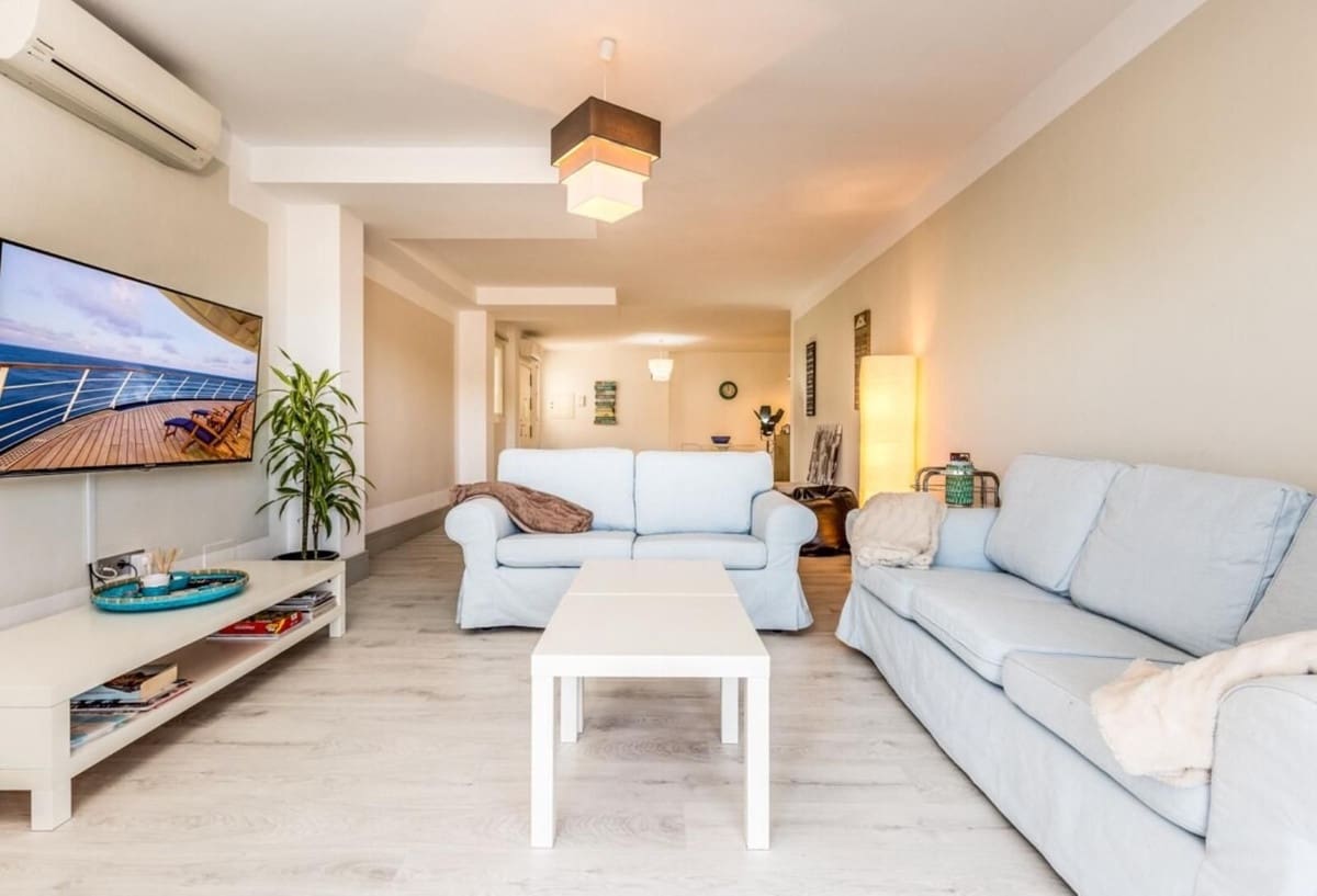 Apartamento de 2 habitaciones en Nueva Andalucia en venta con piscina garaje - 585.000 € (Ref: 9609608)