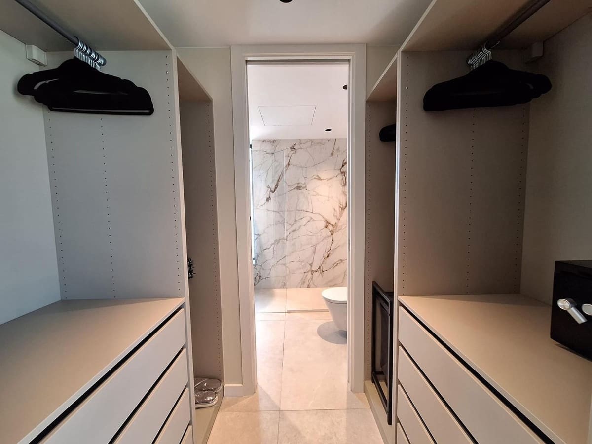 5 soverom Villa til salgs i Nueva Andalucia med svømmebasseng garasje - € 3 450 000 (Ref: 9677784)
