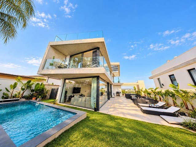 5 soveværelse Villa til salg i Nueva Andalucia, Marbella med swimmingpool garage - € 3.450.000 (Ref: 9677784)