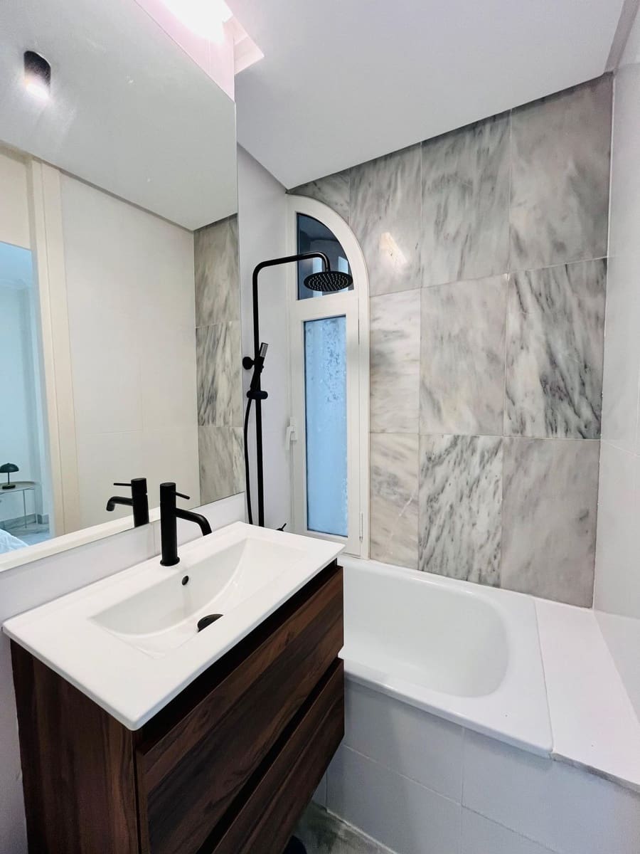 Apartamento de 3 habitaciones en Marbella en venta con piscina garaje - 799.000 € (Ref: 9747254)