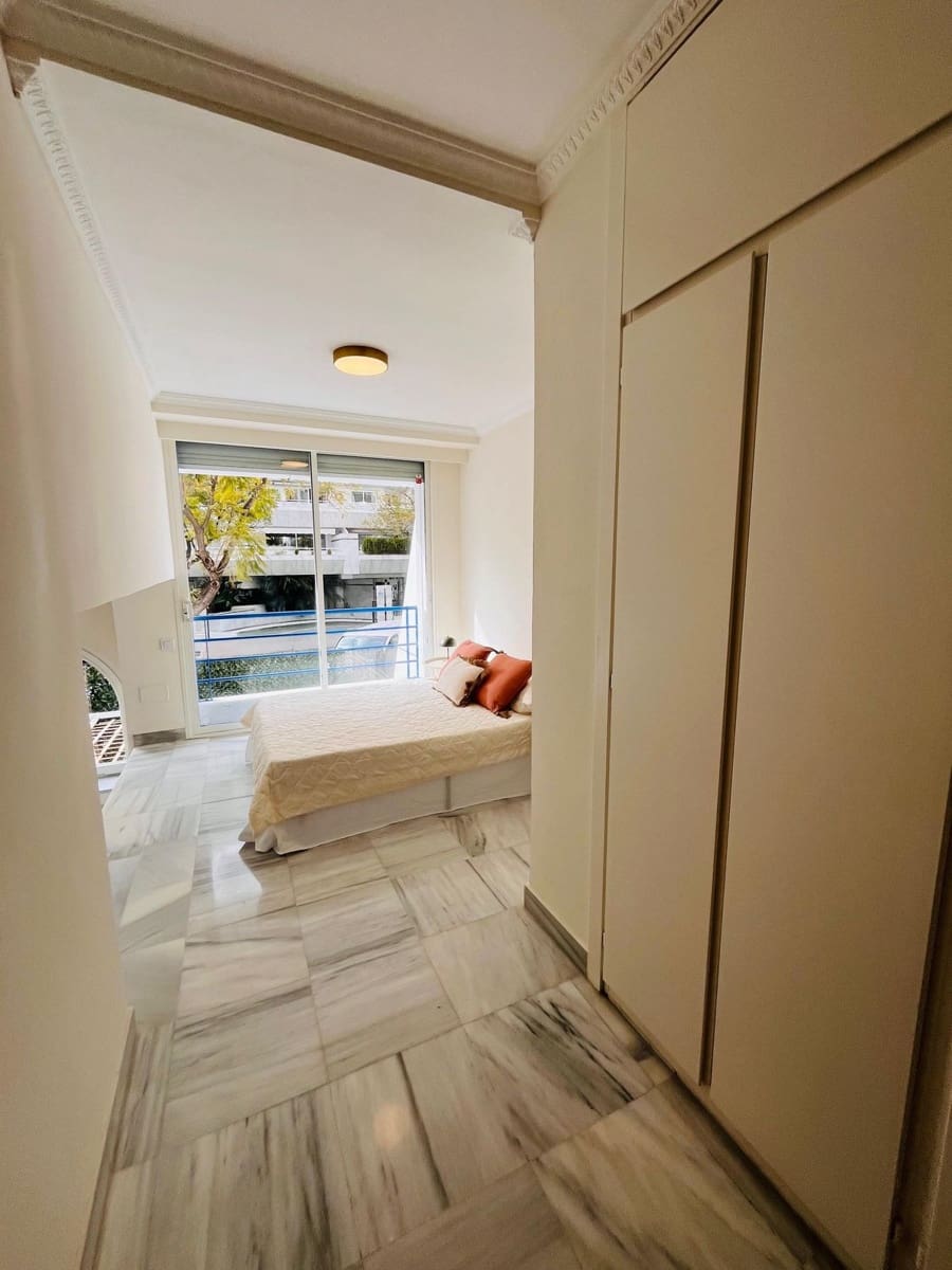 Apartamento de 3 habitaciones en Marbella en venta con piscina garaje - 799.000 € (Ref: 9747254)