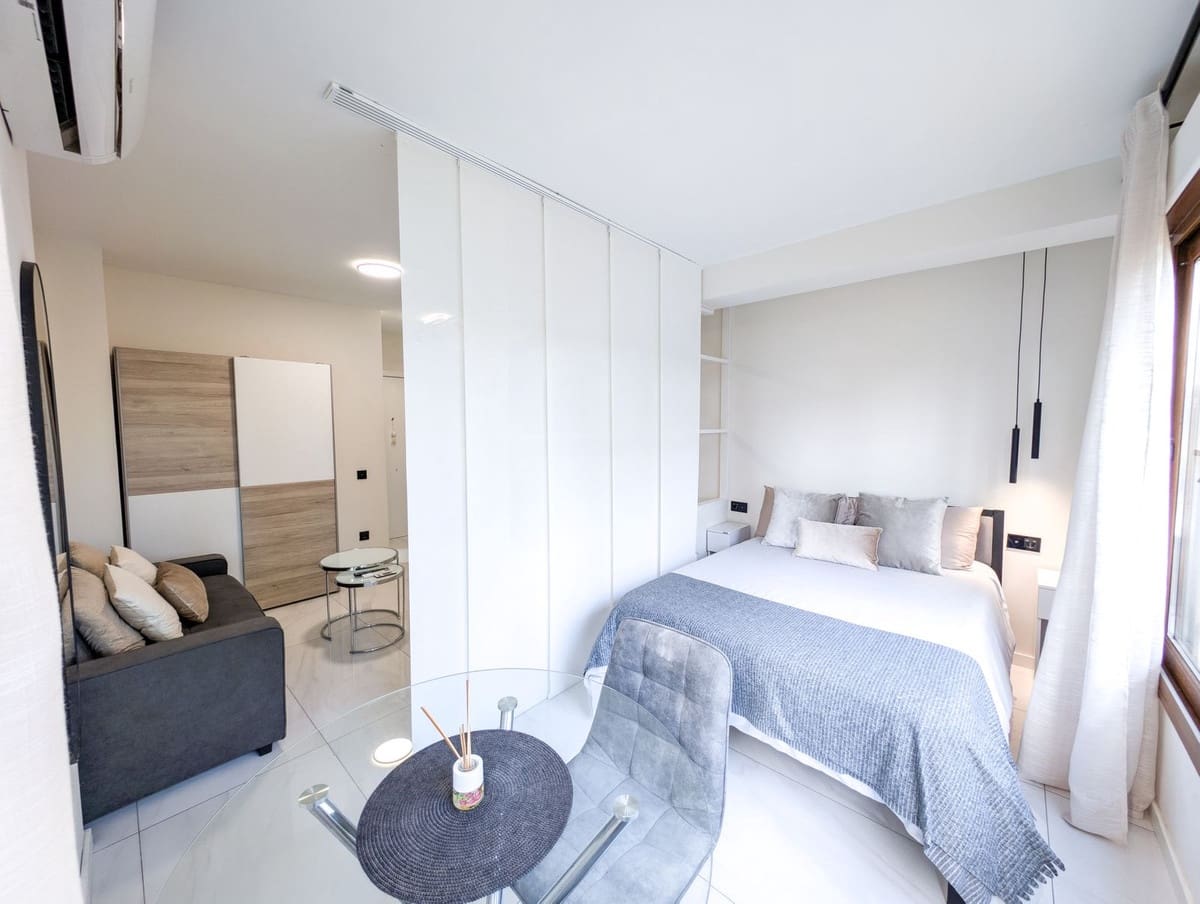 1 bedroom Studio for rent in Nueva Andalucia with pool garage - € 1,600 (Ref: 9756777)