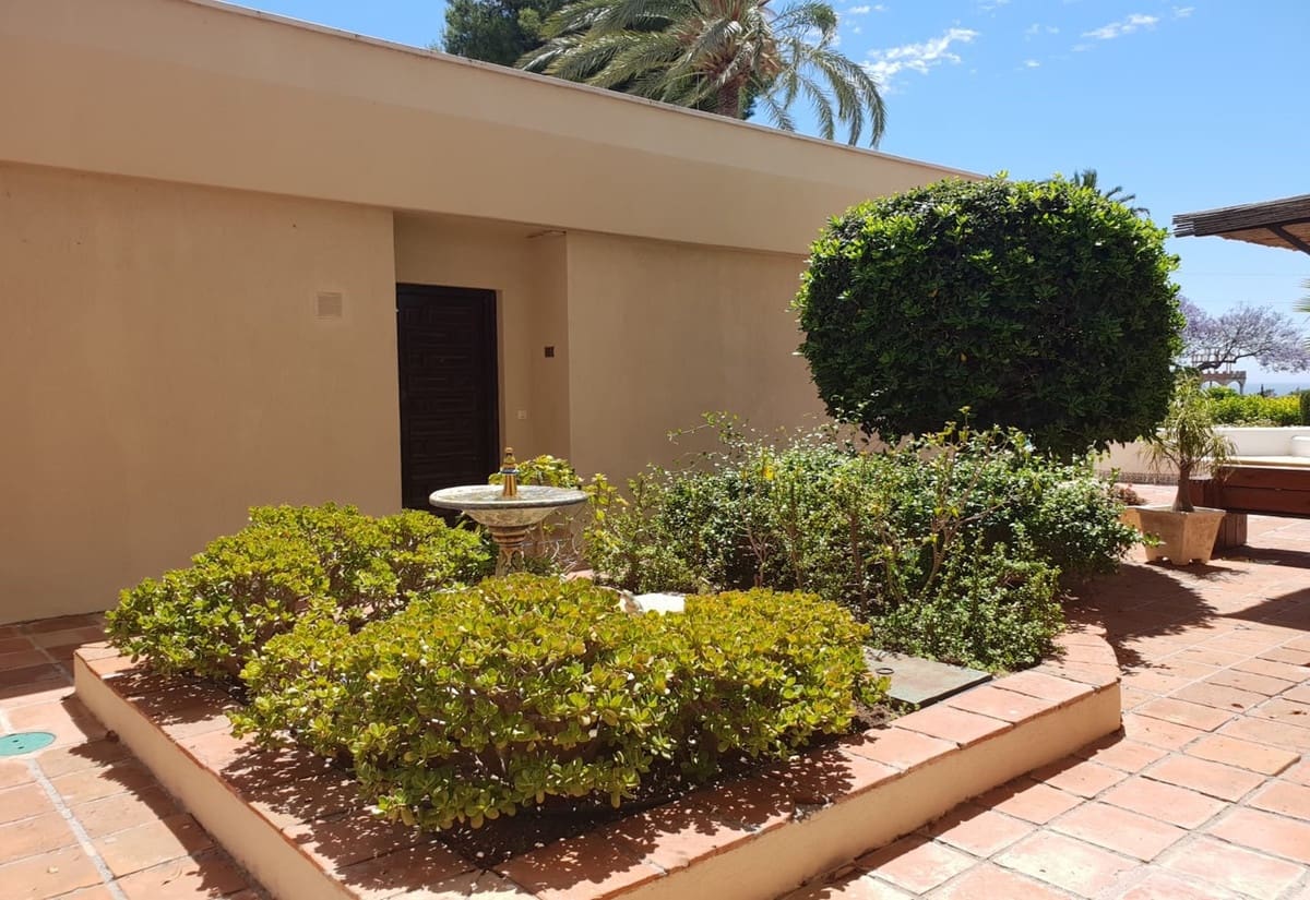 2 soverom Leilighet til salgs i Atalaya-Isdabe med svømmebasseng garasje - € 479 000 (Ref: 9765321)