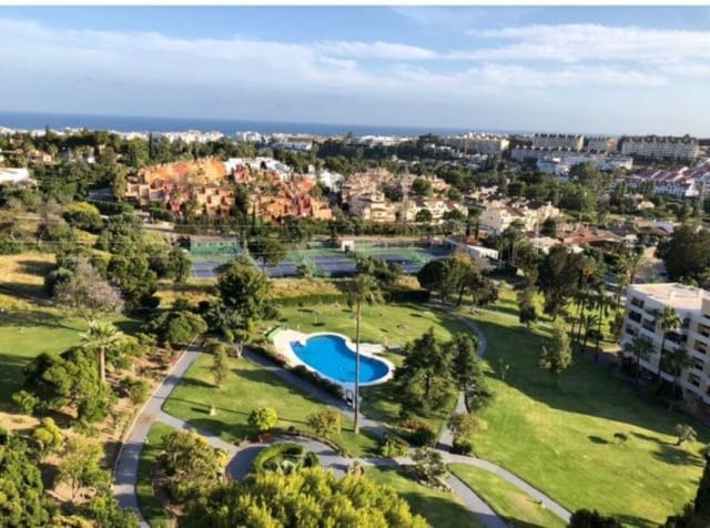 2 quarto Apartamento para venda em Nueva Andalucia, Marbella com piscina garagem - 357 000 € (Ref: 9781273)