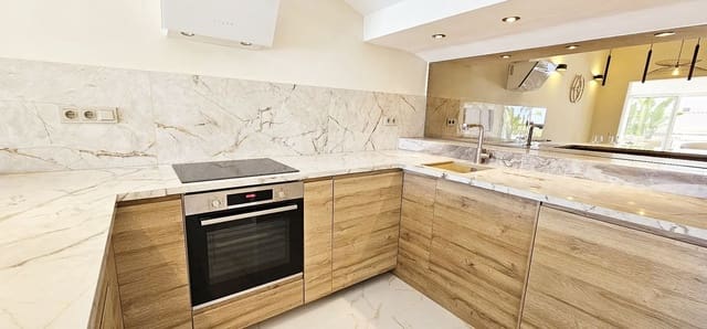 3 Zimmer Doppelhaus zu verkaufen in Bahía Dorada, Estepona mit Pool Garage - 1.190.000 € (Ref: 9793524)