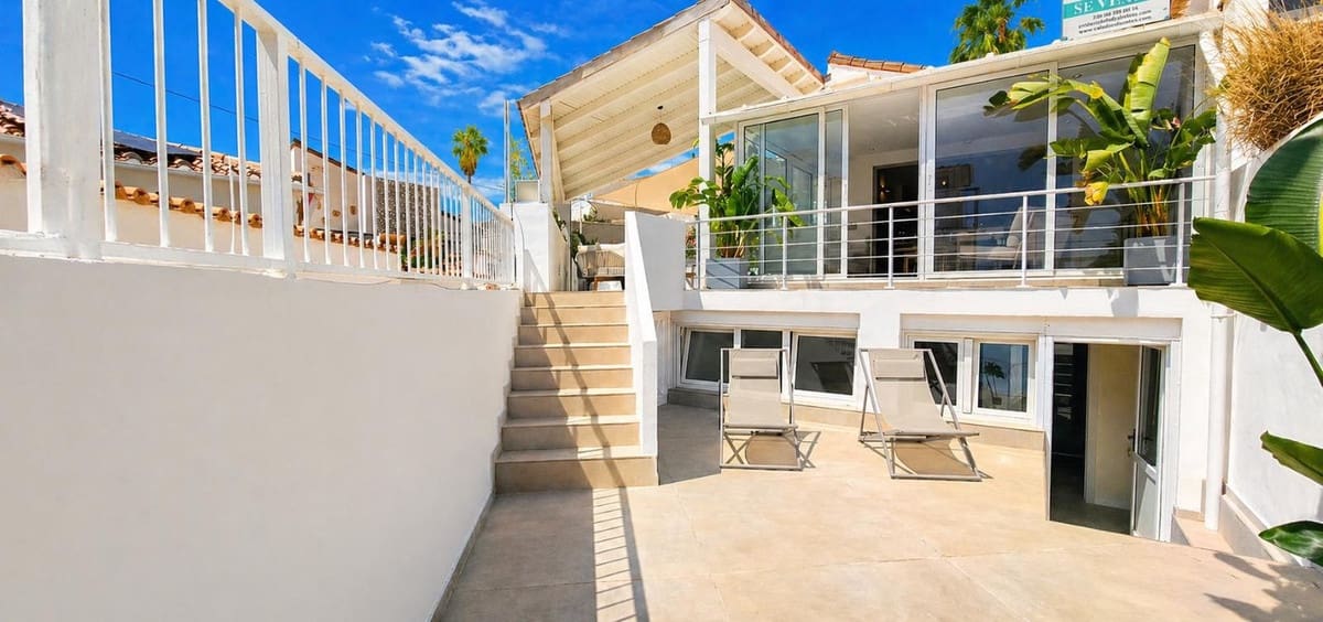 3 bedroom Semi-detached Villa for sale in Bahia Dorada with pool garage - € 1,190,000 (Ref: 9793524)