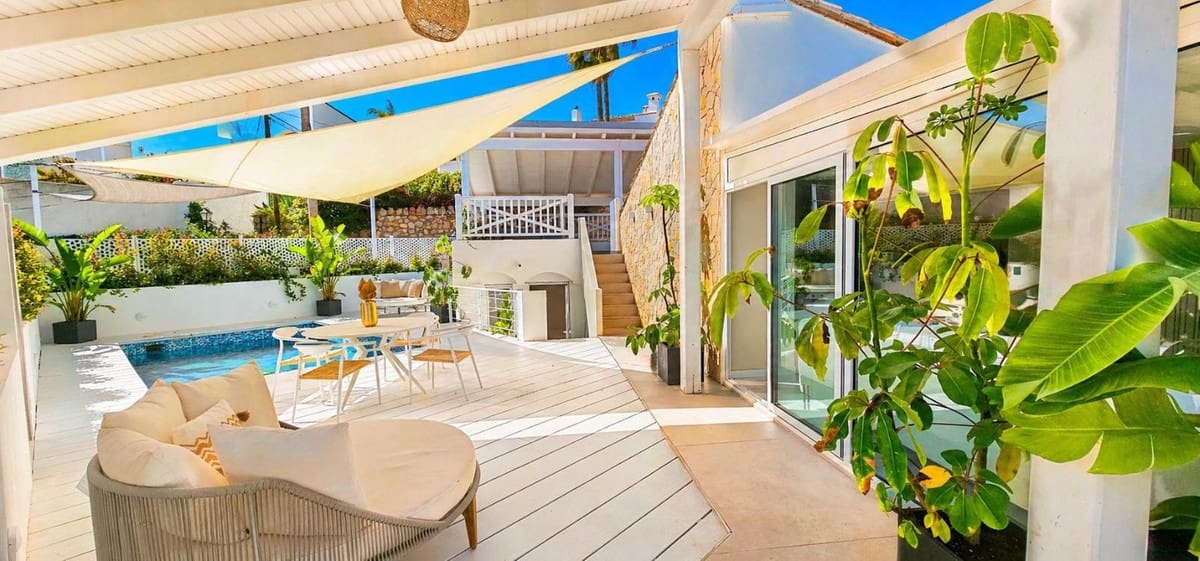3 bedroom Semi-detached Villa for sale in Bahia Dorada with pool garage - € 1,190,000 (Ref: 9793524)