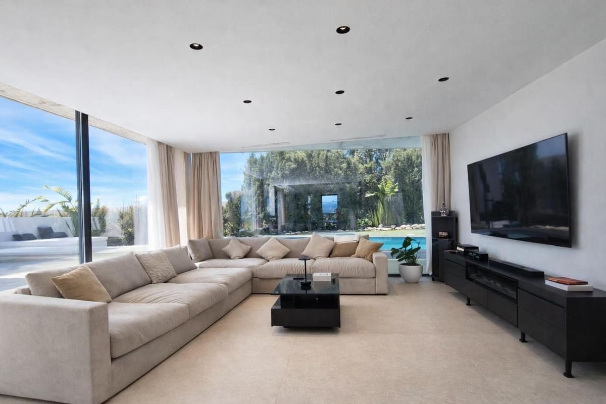 Villa/Maison de 3 chambres à louer à Nueva Andalucia avec piscine garage - 15 000 € (Ref: 9798057)