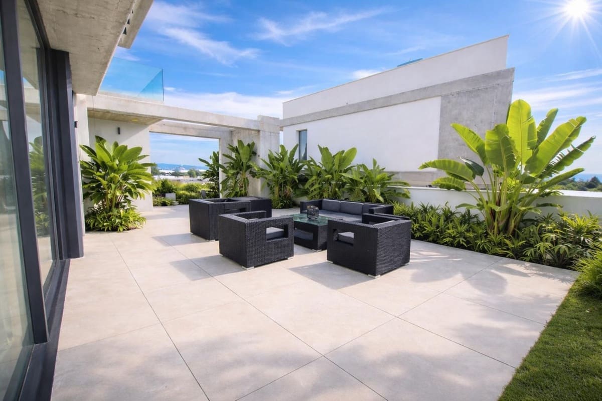 Villa/Maison de 3 chambres à louer à Nueva Andalucia avec piscine garage - 15 000 € (Ref: 9798057)