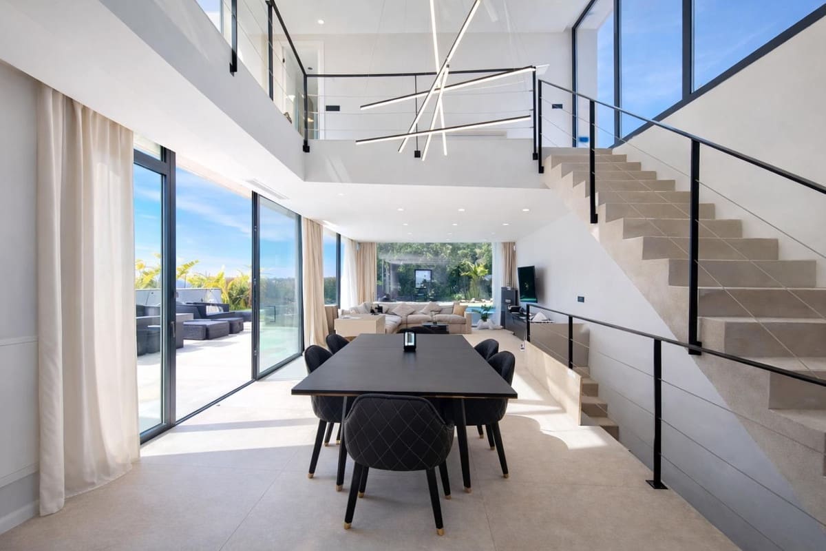 Villa/Maison de 3 chambres à louer à Nueva Andalucia avec piscine garage - 15 000 € (Ref: 9798057)