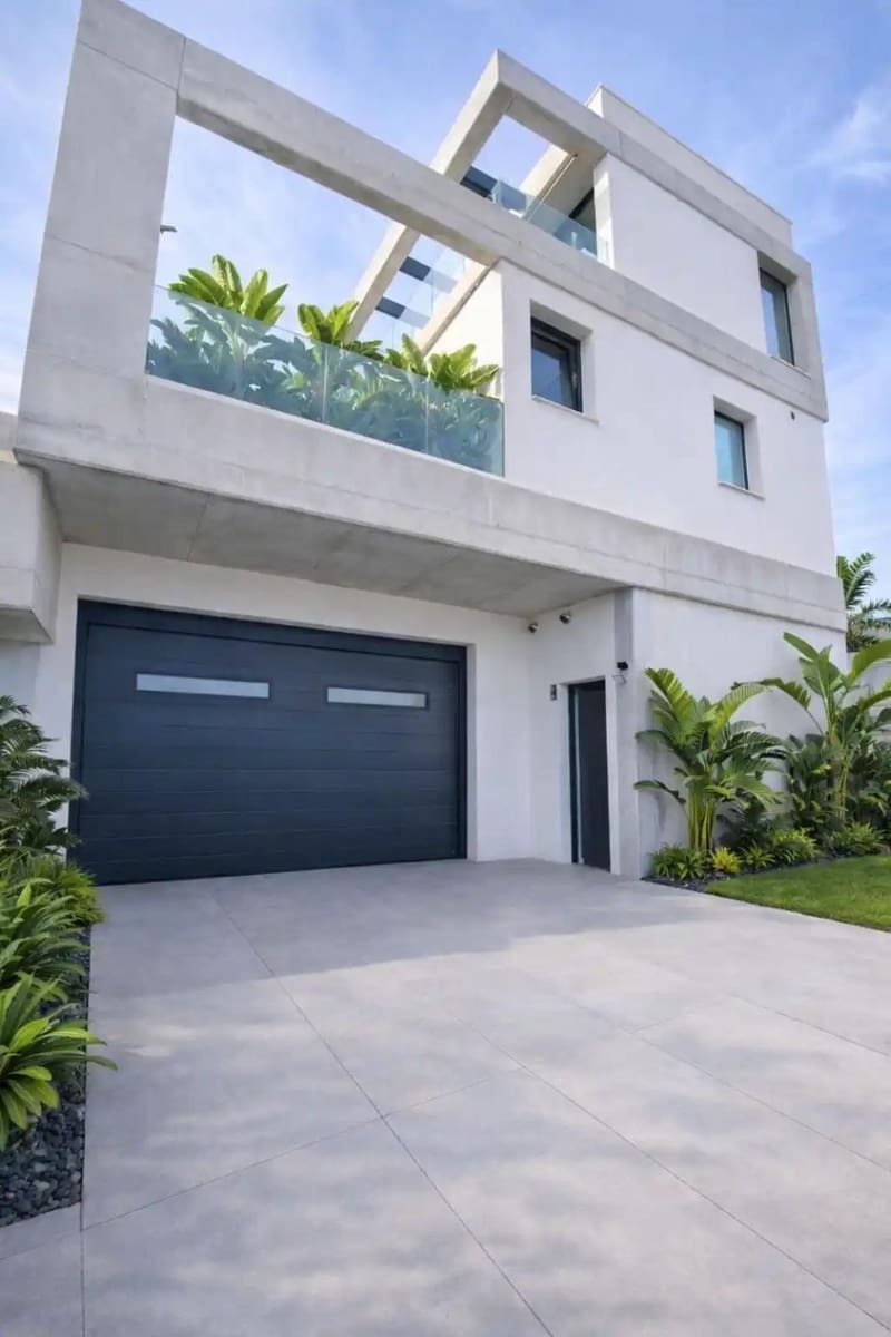 3 camera da letto Villa da affittare in Nueva Andalucia con piscina garage - 15.000 € (Rif: 9798057)