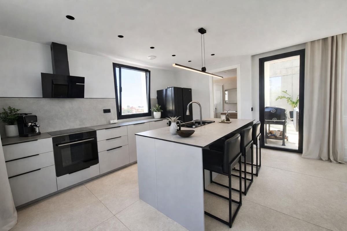 3 camera da letto Villa da affittare in Nueva Andalucia con piscina garage - 15.000 € (Rif: 9798057)