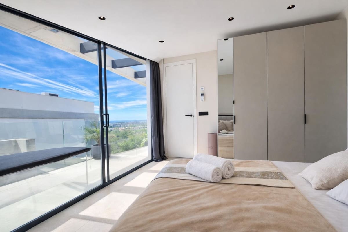 3 camera da letto Villa da affittare in Nueva Andalucia con piscina garage - 15.000 € (Rif: 9798057)