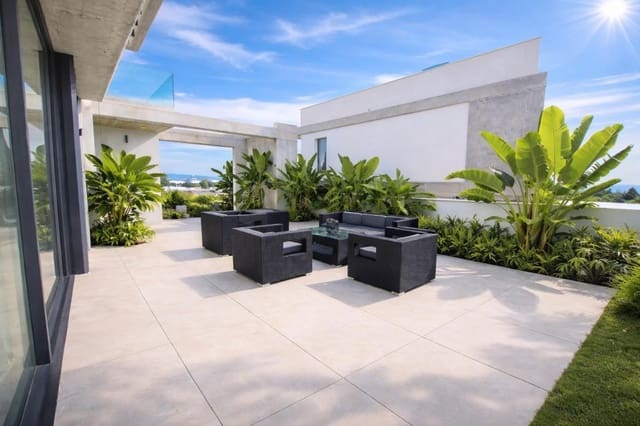 Chalet de 2 habitaciones en Nueva Andalucia, Marbella en alquiler con piscina garaje - 18.000 € (Ref: 9798057)