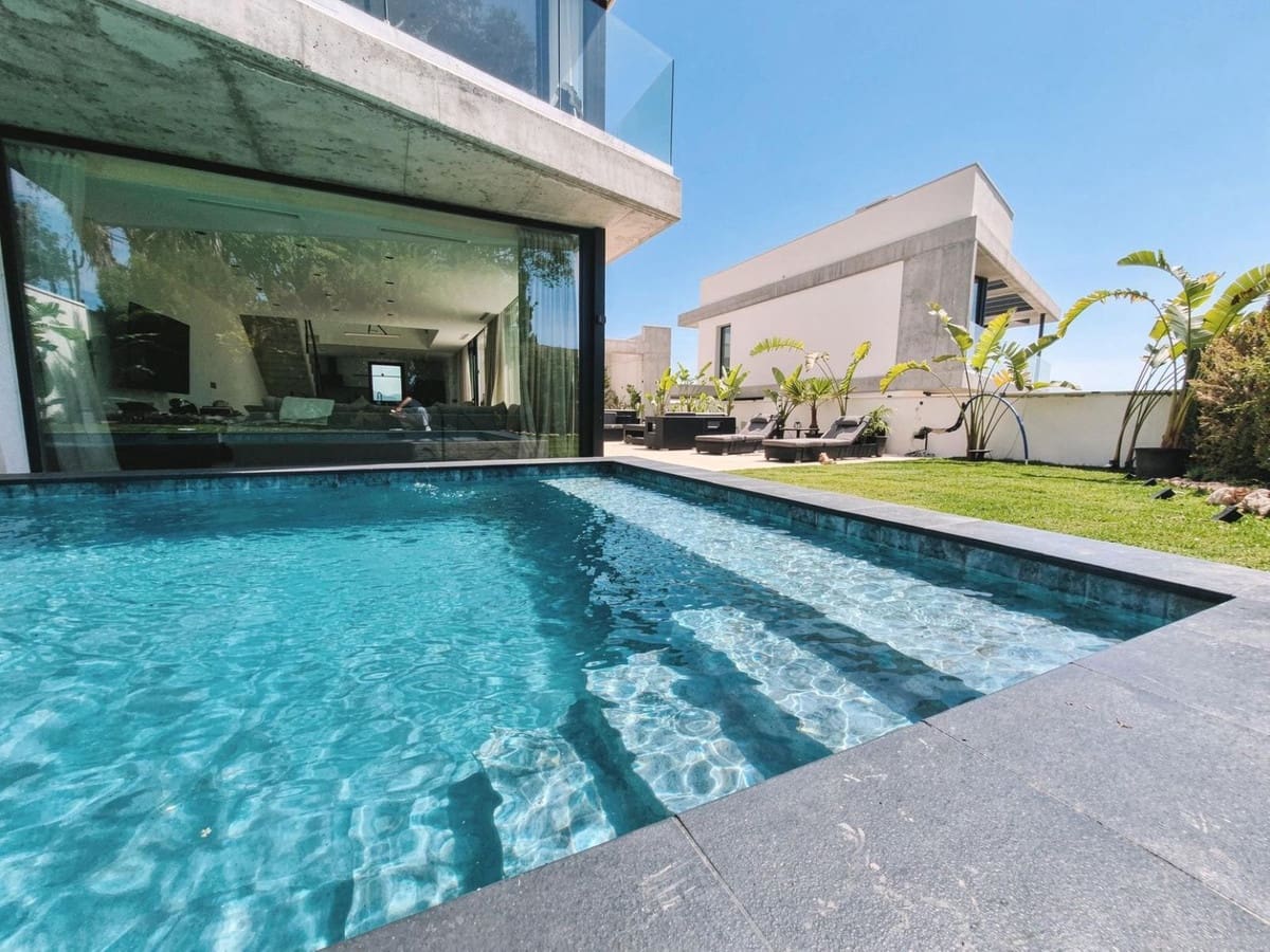 2 bedroom Villa for rent in Nueva Andalucia with pool garage - € 18,000 (Ref: 9798057)