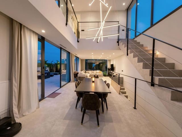 2 soverom Villa til leie i Nueva Andalucia, Marbella med svømmebasseng garasje - € 18 000 (Ref: 9798057)