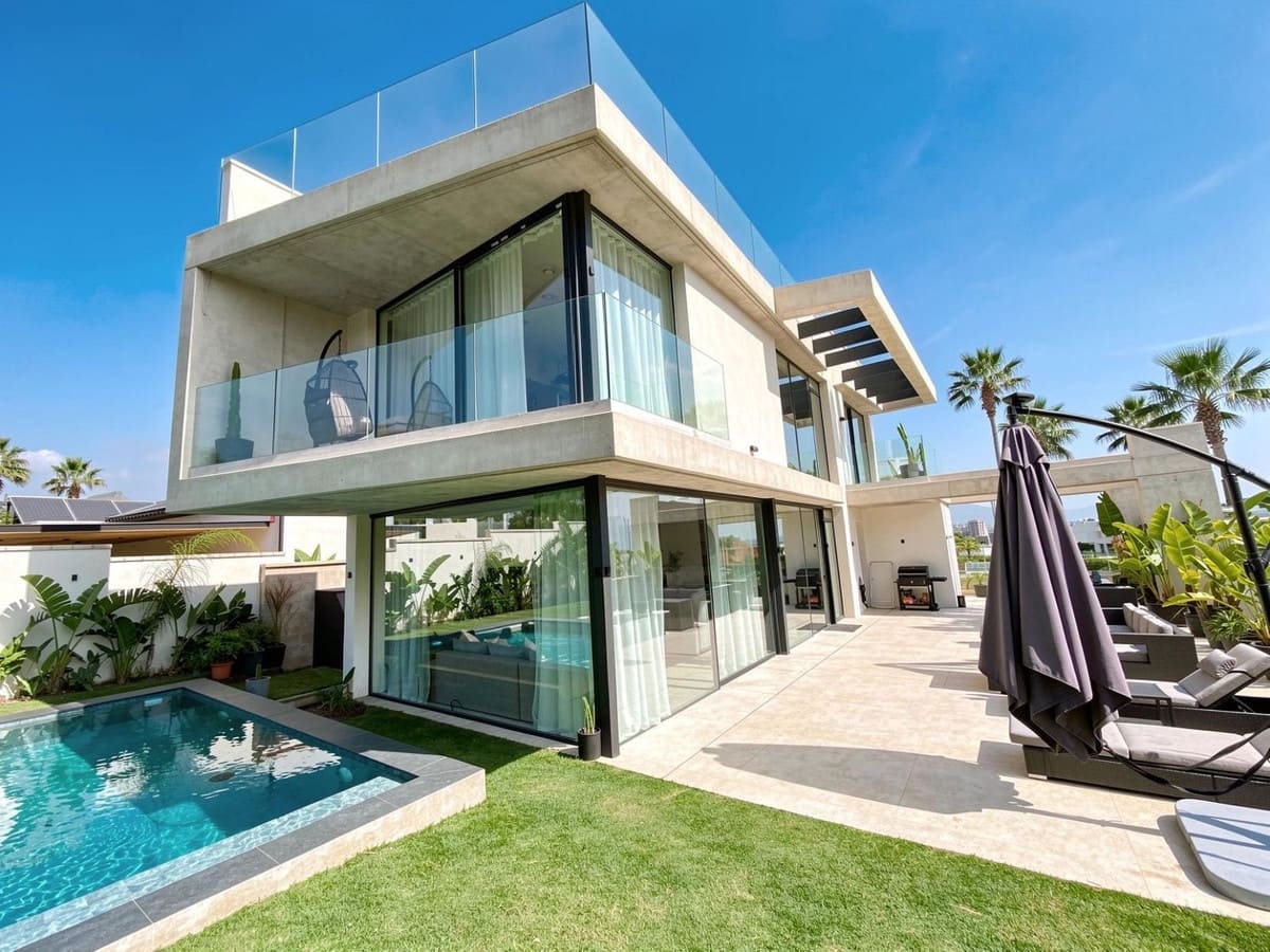 2 bedroom Villa for rent in Nueva Andalucia with pool garage - € 18,000 (Ref: 9798057)