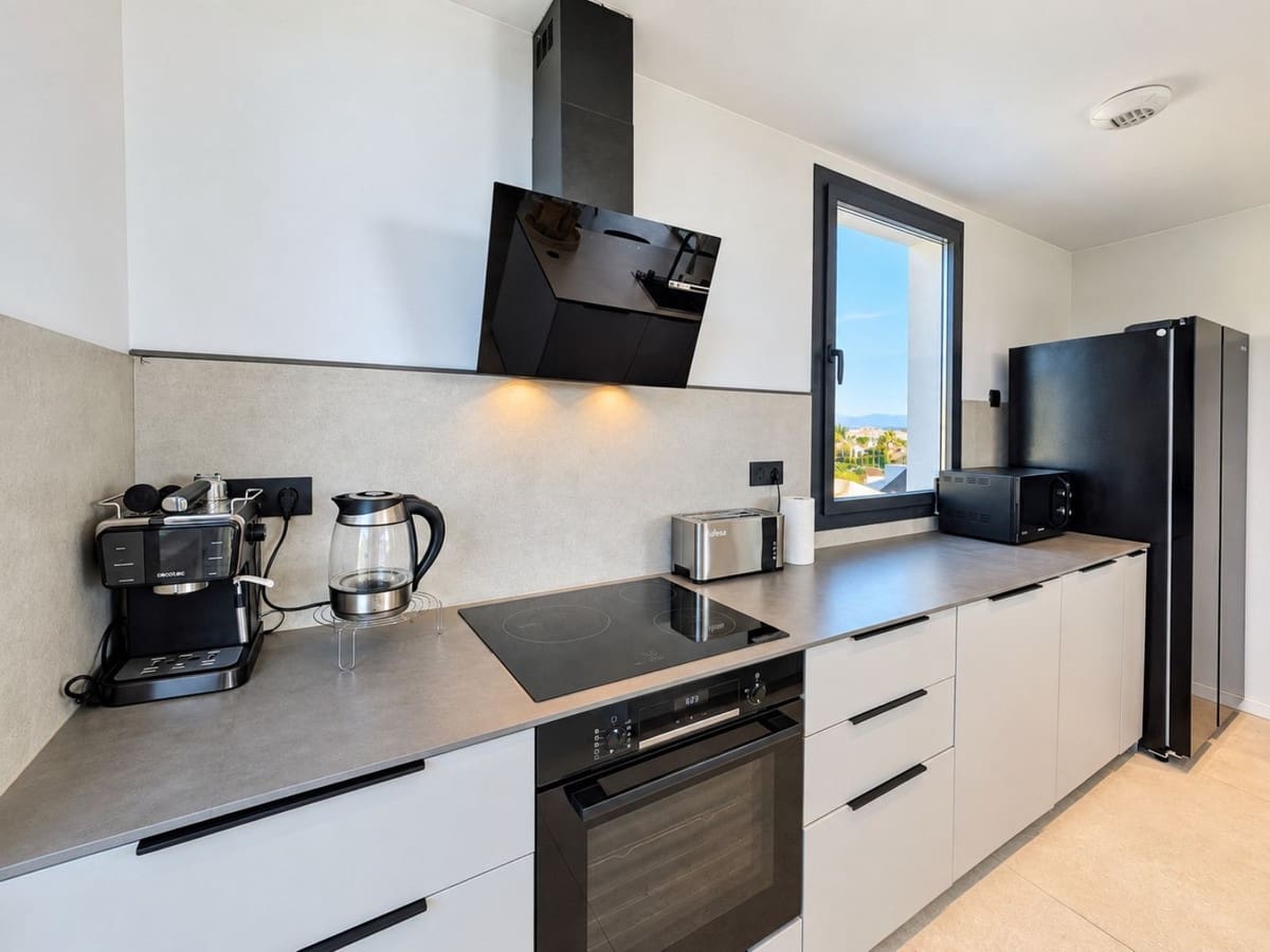 Chalet de 2 habitaciones en Nueva Andalucia en alquiler con piscina garaje - 11.500 € (Ref: 9798057)