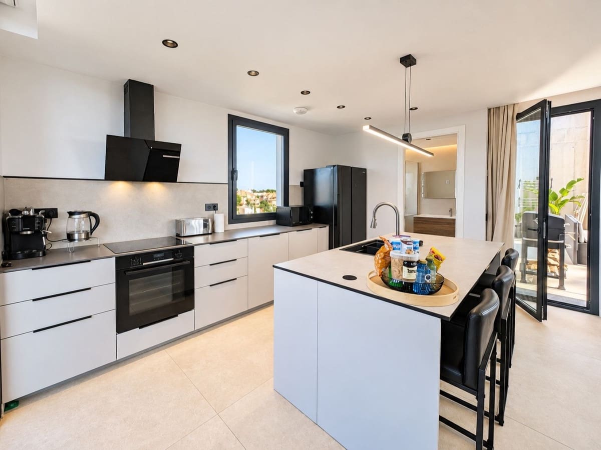 Chalet de 2 habitaciones en Nueva Andalucia en alquiler con piscina garaje - 11.500 € (Ref: 9798057)