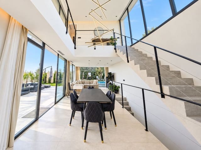 Chalet de 2 habitaciones en Nueva Andalucia, Marbella en alquiler con piscina garaje - 11.500 € (Ref: 9798057)