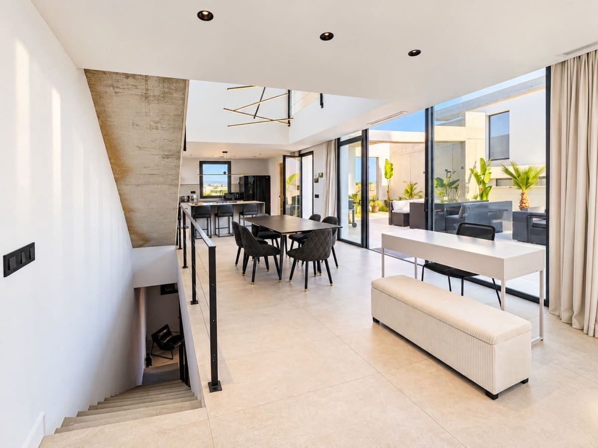 Chalet de 2 habitaciones en Nueva Andalucia en alquiler con piscina garaje - 11.500 € (Ref: 9798057)