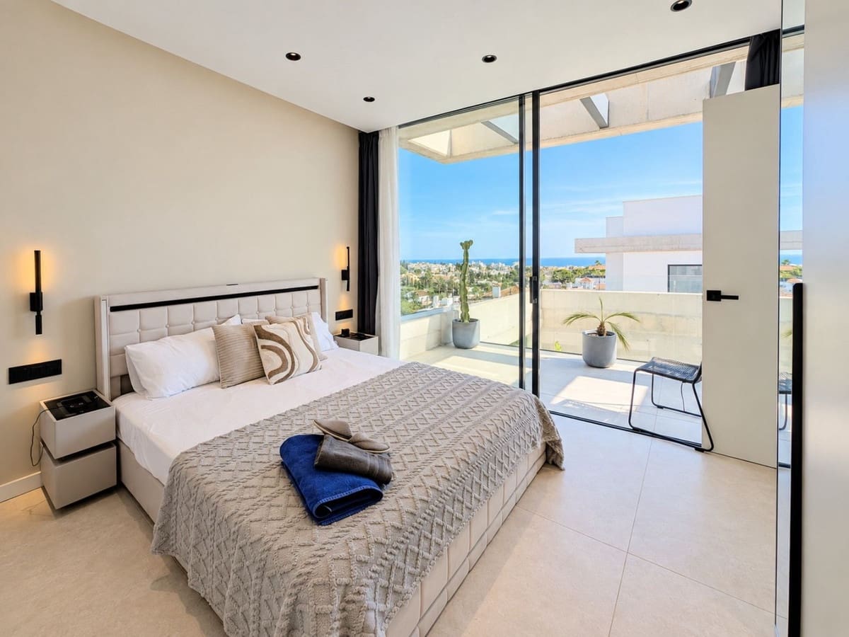 Chalet de 2 habitaciones en Nueva Andalucia en alquiler con piscina garaje - 11.500 € (Ref: 9798057)