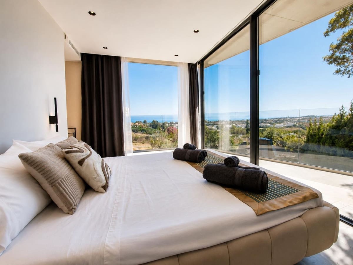 Chalet de 2 habitaciones en Nueva Andalucia en alquiler con piscina garaje - 11.500 € (Ref: 9798057)