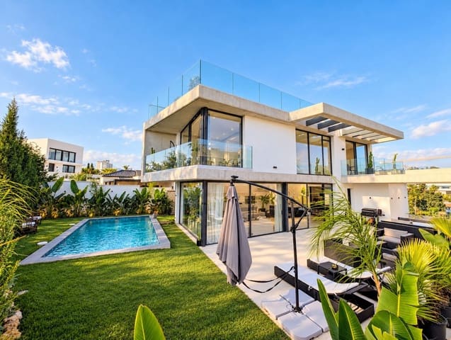 Chalet de 2 habitaciones en Nueva Andalucia, Marbella en alquiler con piscina garaje - 11.500 € (Ref: 9798057)