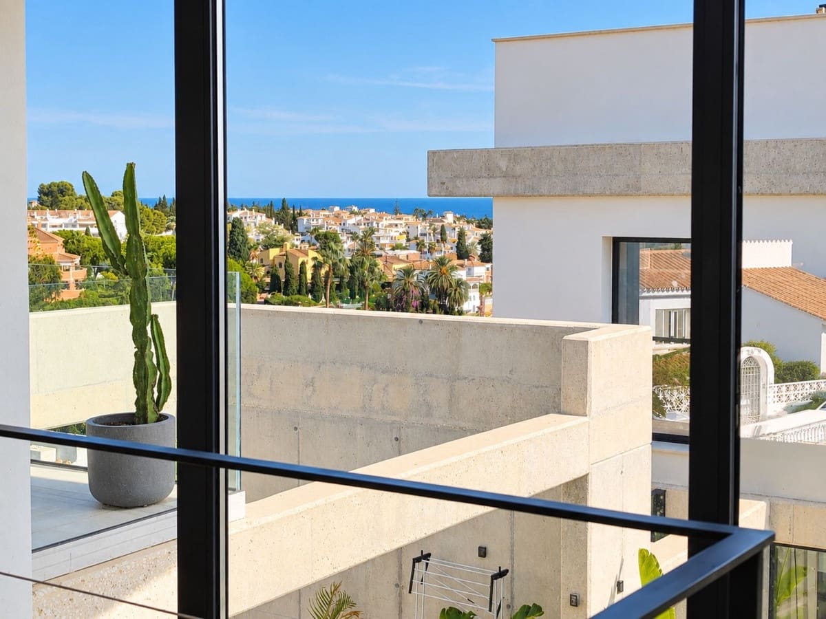 Chalet de 2 habitaciones en Nueva Andalucia en alquiler con piscina garaje - 11.500 € (Ref: 9798057)