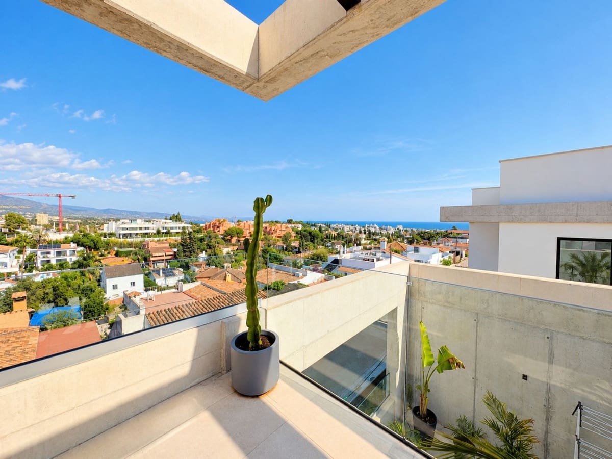 Chalet de 2 habitaciones en Nueva Andalucia en alquiler con piscina garaje - 11.500 € (Ref: 9798057)