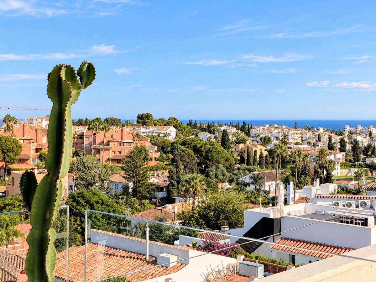 Chalet de 2 habitaciones en Nueva Andalucia en alquiler con piscina garaje - 11.500 € (Ref: 9798057)