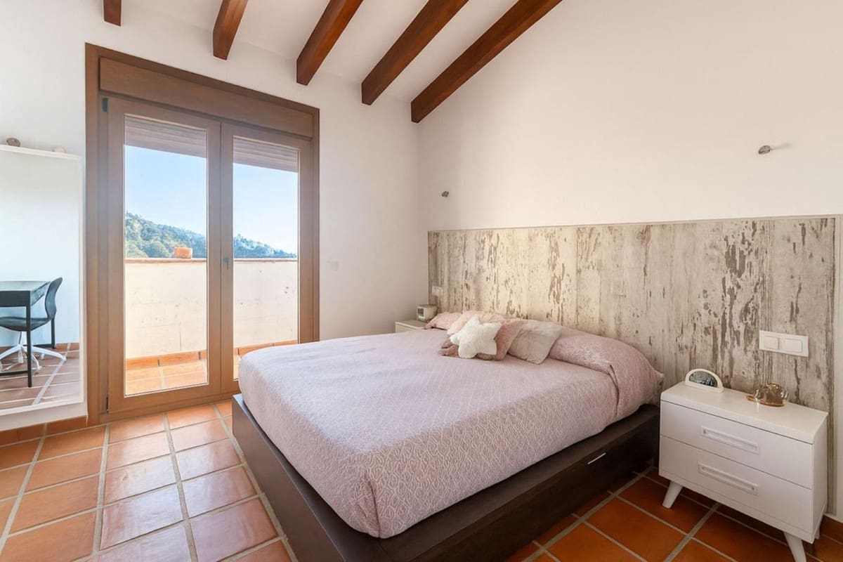 4 slaapkamer Villa te koop in Marbella met zwembad garage - € 1.600.000 (Ref: 9807282)