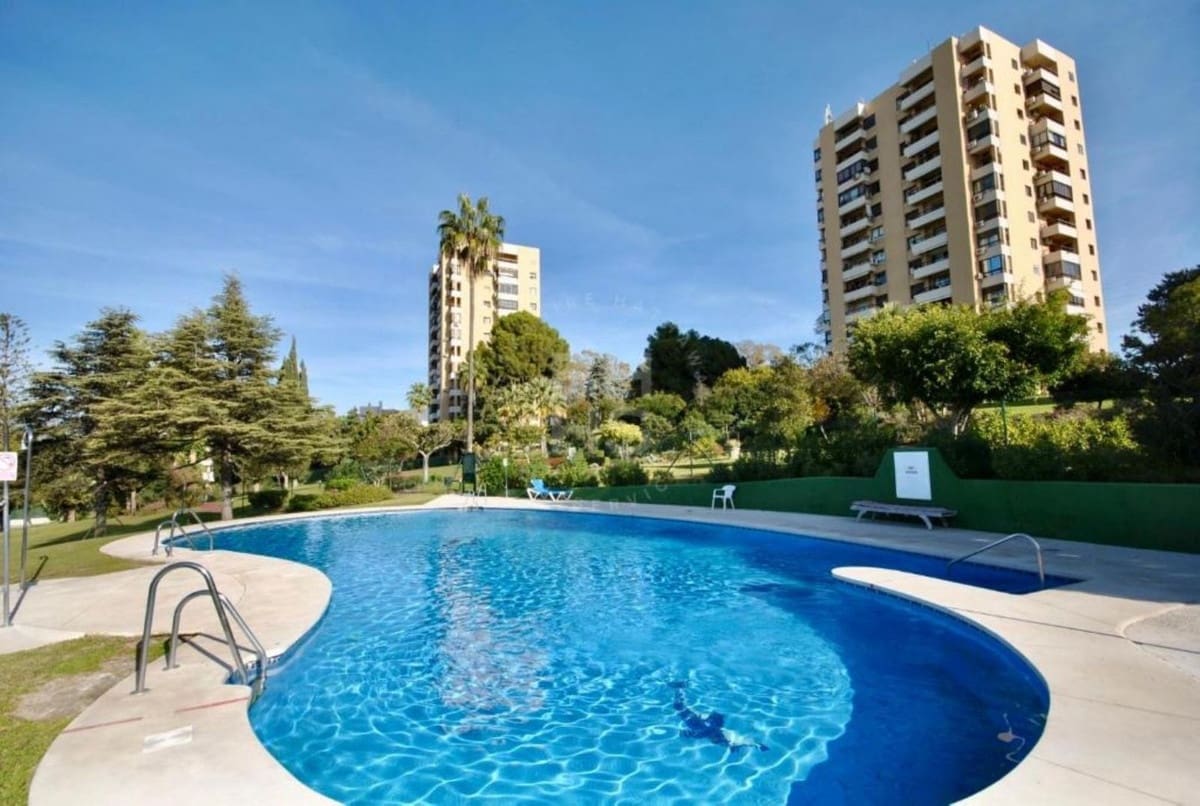 1 soveværelse Studio til salg i Nueva Andalucia med swimmingpool garage - € 275.000 (Ref: 9824624)