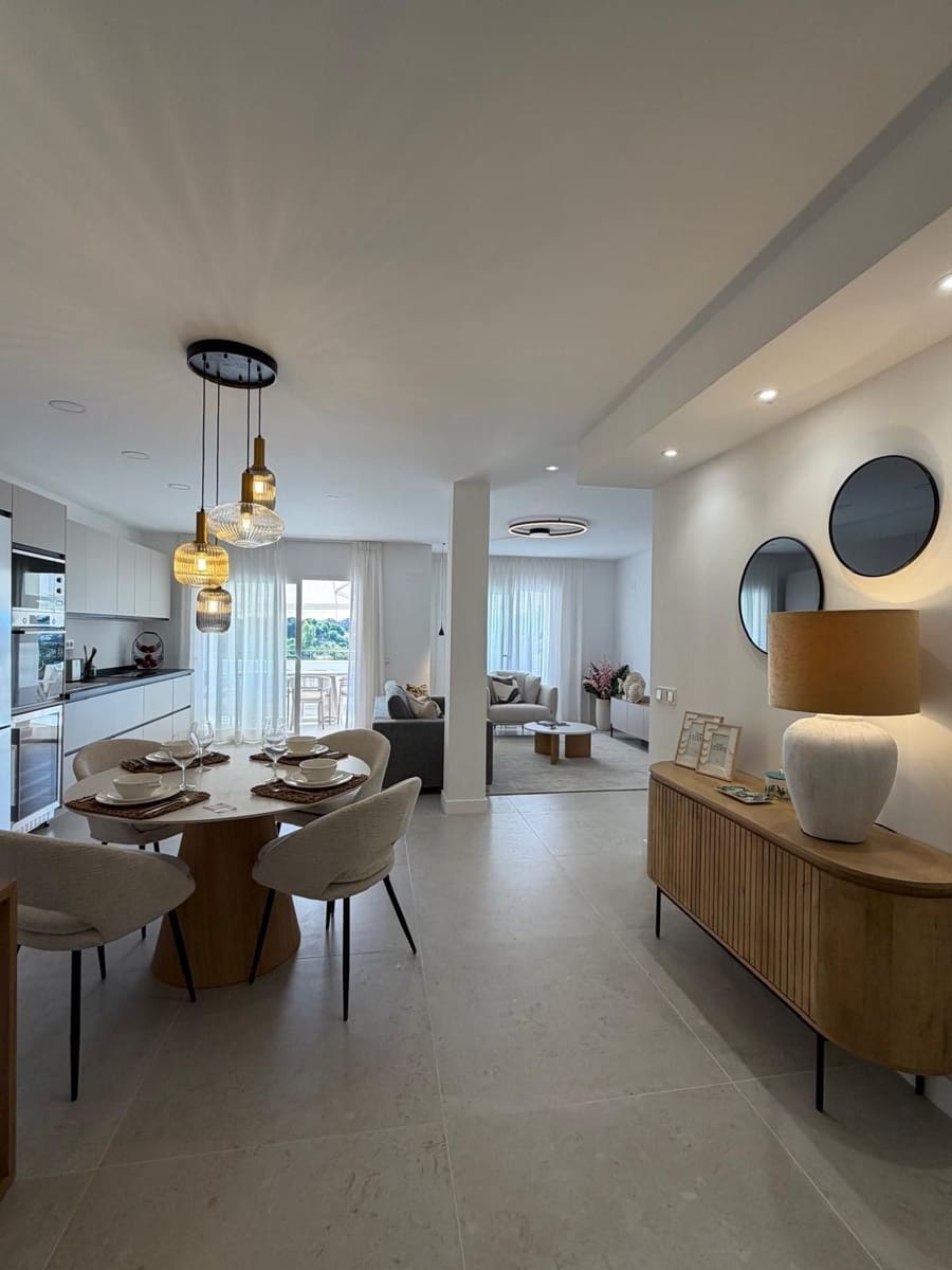 Apartamento de 3 habitaciones en Benahavís en venta con piscina garaje - 795.000 € (Ref: 9862384)