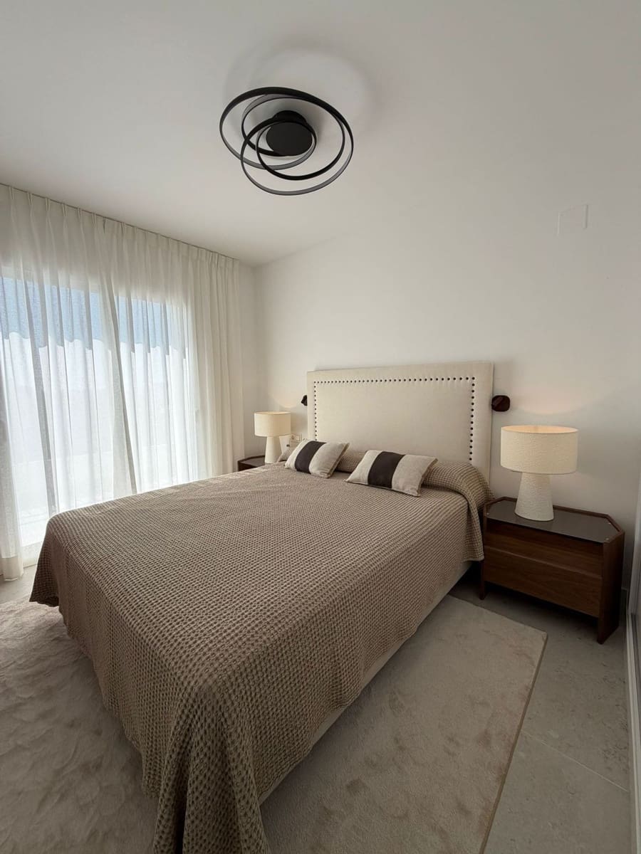Apartamento de 3 habitaciones en Benahavís en venta con piscina garaje - 795.000 € (Ref: 9862384)