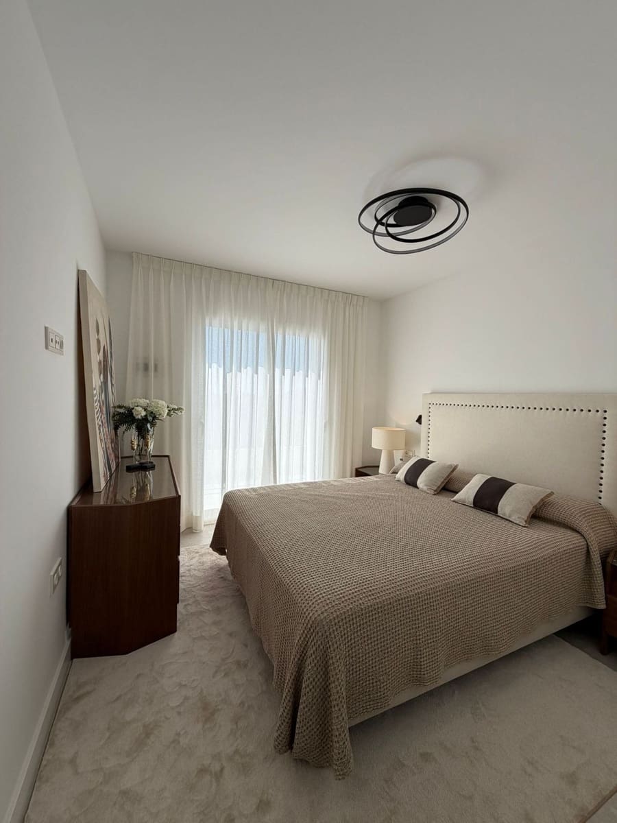 Apartamento de 3 habitaciones en Benahavís en venta con piscina garaje - 795.000 € (Ref: 9862384)