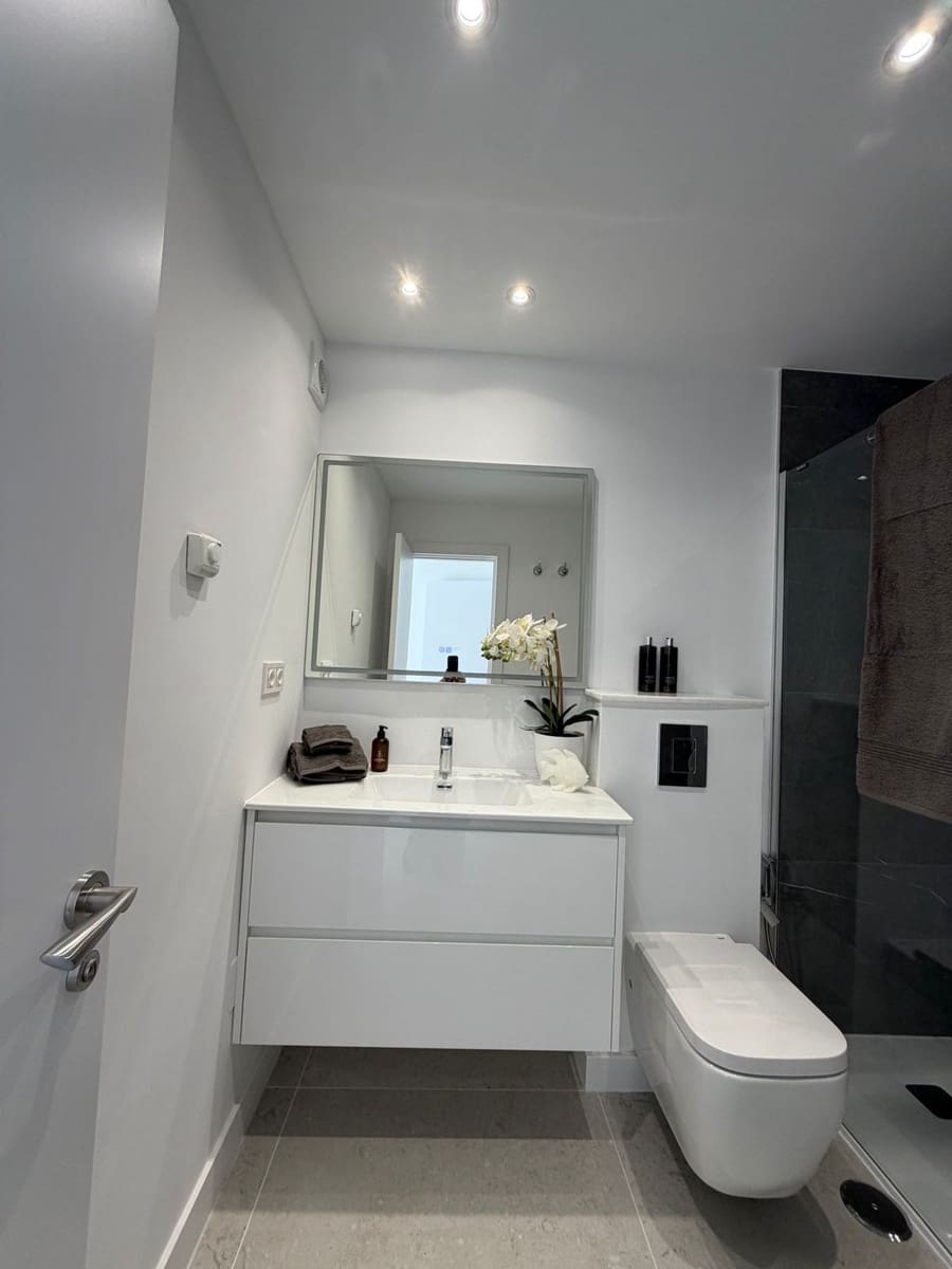 Apartamento de 3 habitaciones en Benahavís en venta con piscina garaje - 795.000 € (Ref: 9862384)