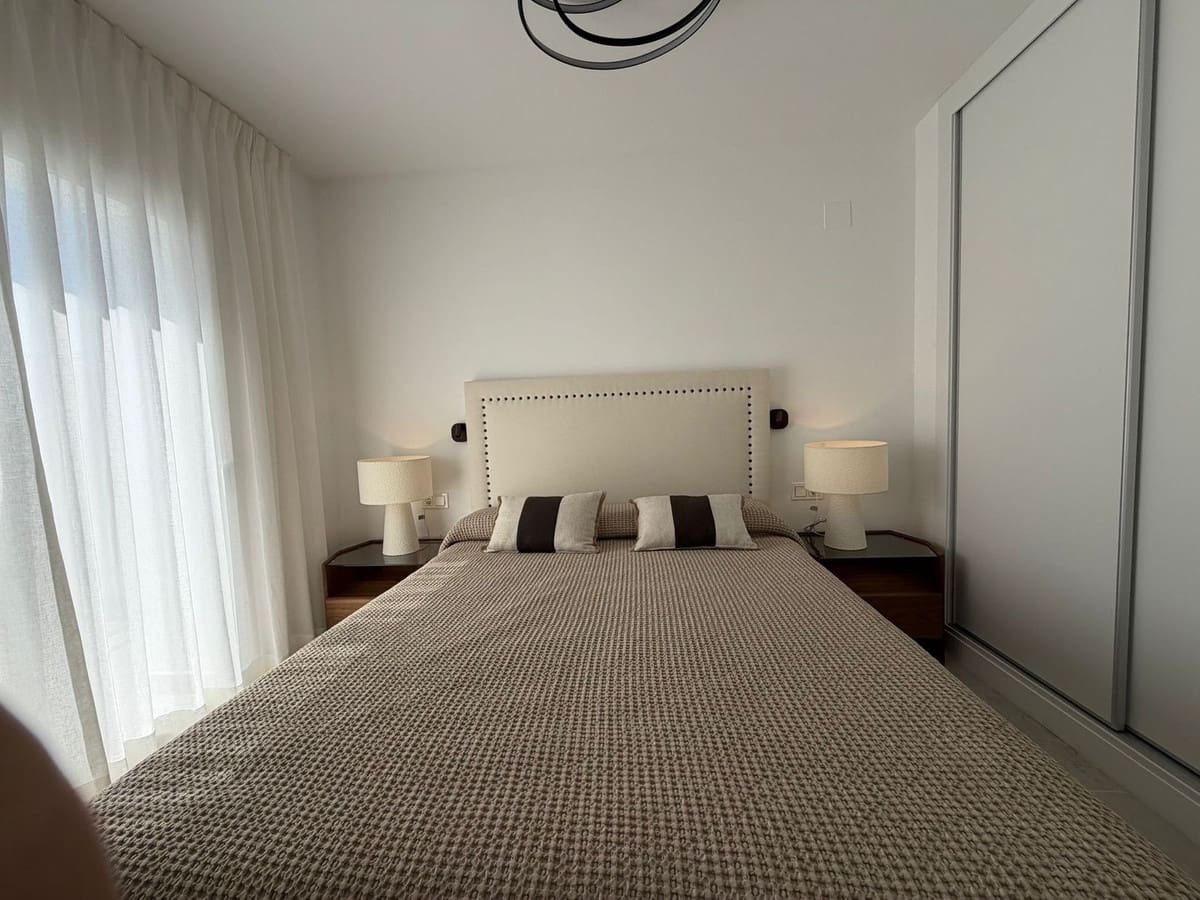 Apartamento de 3 habitaciones en Benahavís en venta con piscina garaje - 795.000 € (Ref: 9862384)